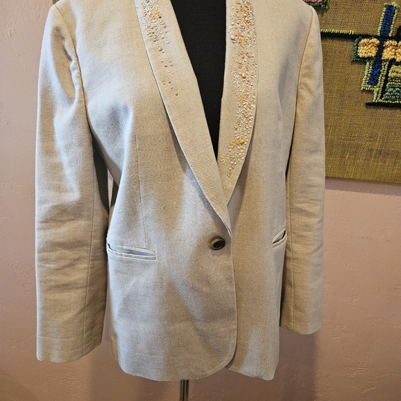 J. CREW Linen Blazer With Floral Lapel Details - Picture 12 of 12